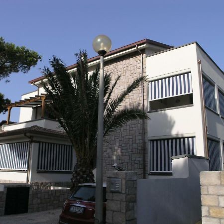 Residence Il Cardellino San Vincenzo Exteriör bild