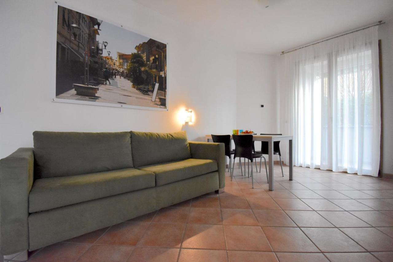 Residence Il Cardellino San Vincenzo Exteriör bild
